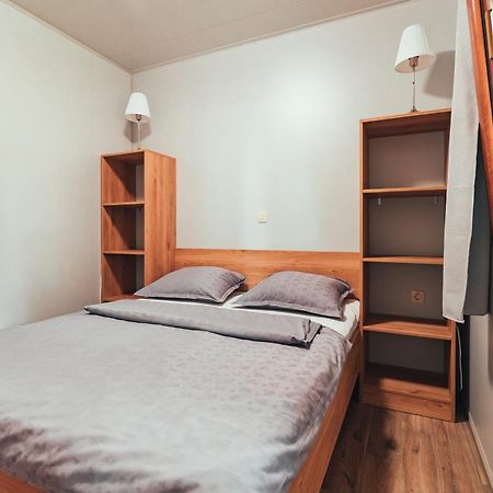 Hotel Terme Banovci - Mobilne Hiske Med Brajdami Esterno foto