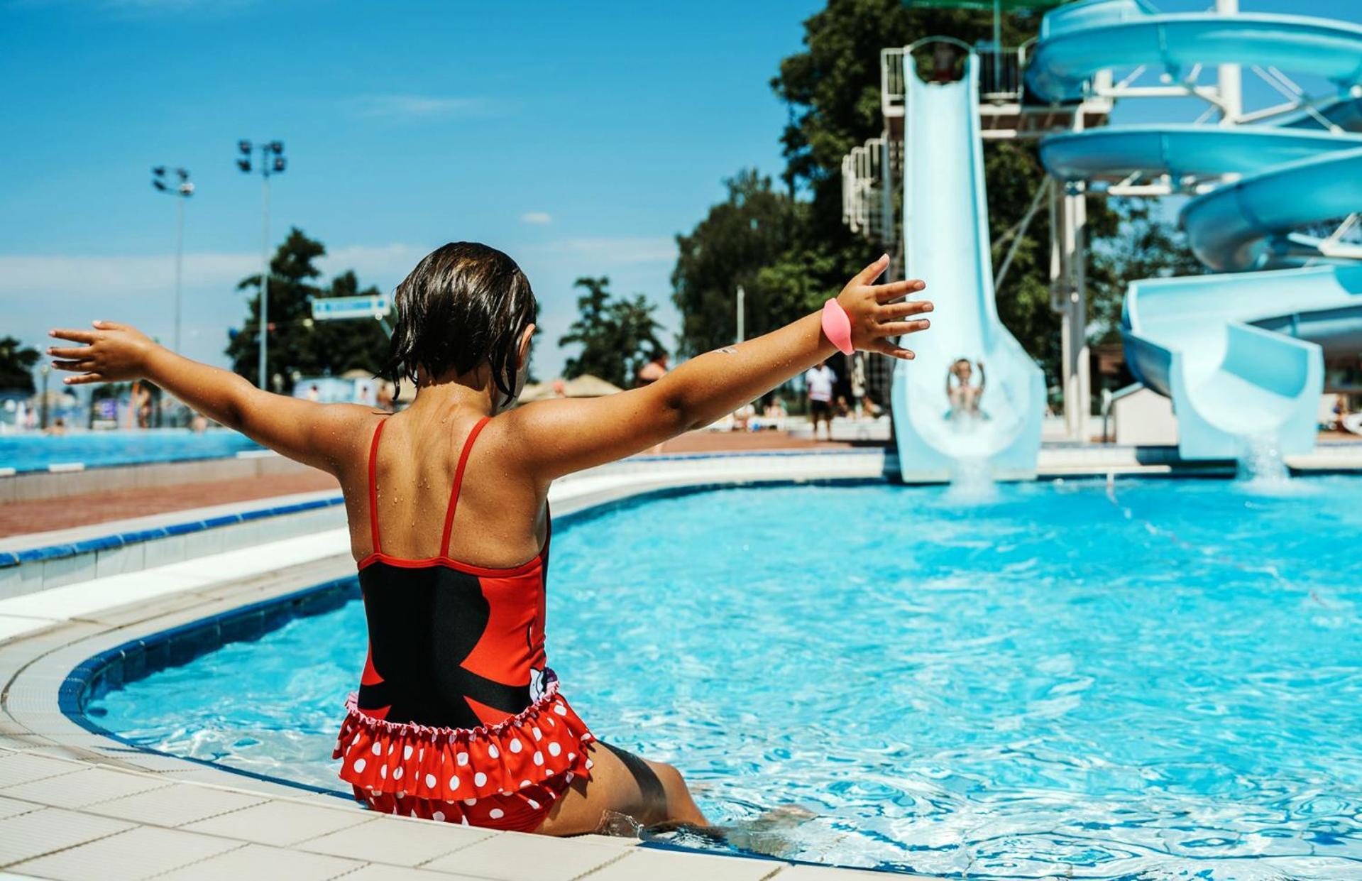 Hotel Terme Banovci - Mobilne Hiske Med Brajdami Esterno foto